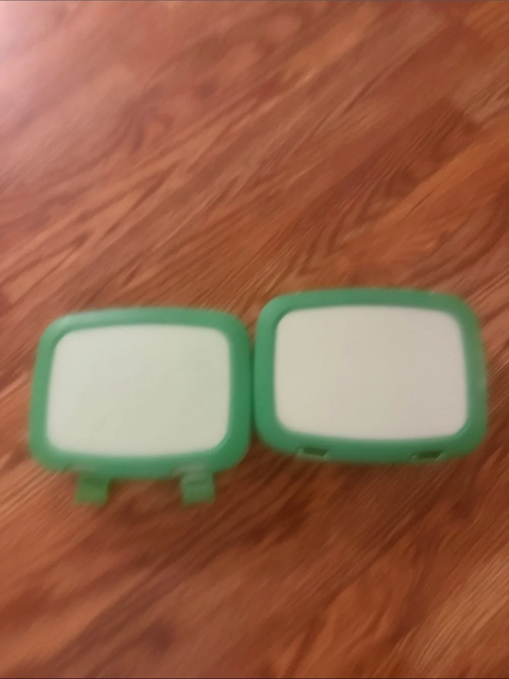 BENTGO 2 pack green kids lunch boxes